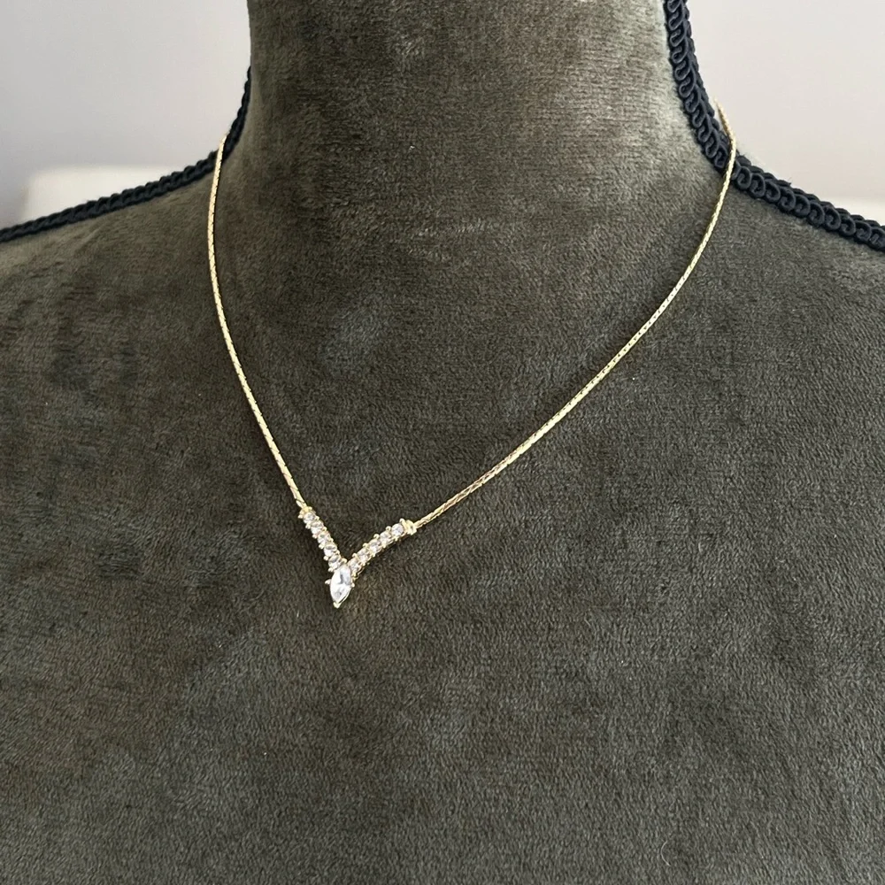 Vintage Christian Dior V Shape Marquise Rhinestone Thin Gold Chain Necklace Cute - Picture 4 of 6